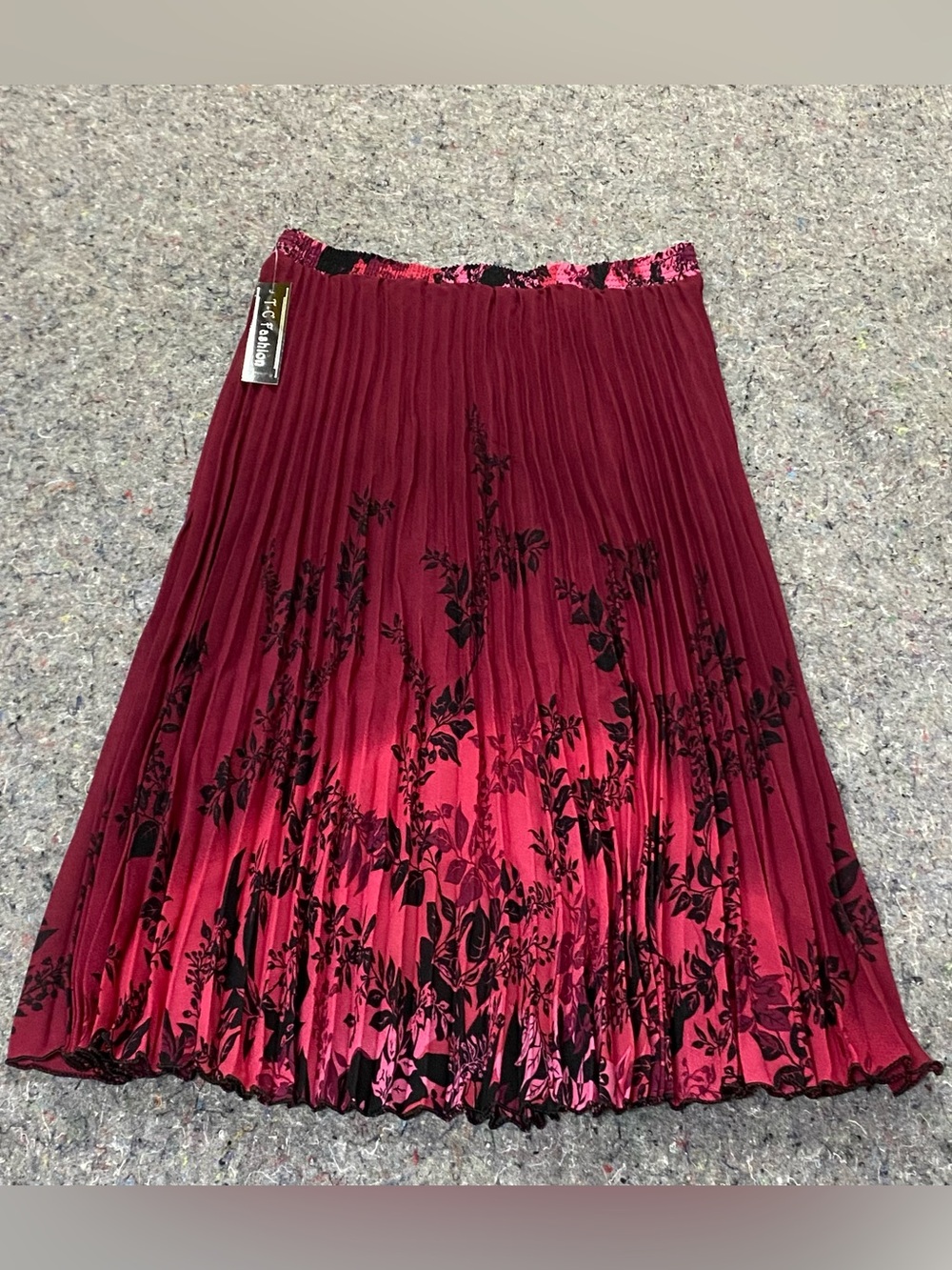 T-C Fashion Accordion Pleated Skirt Lined One Size Elastic Waist Floral Burgundy